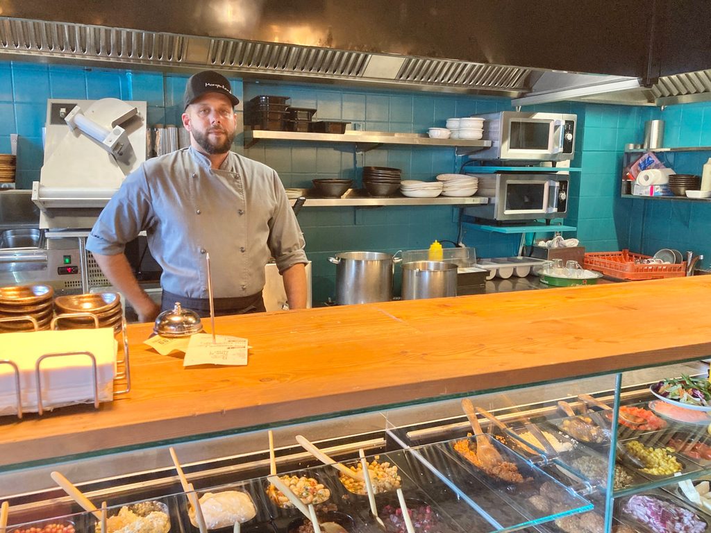 Assam ist kreativer Koch im Restaurant „Morgenland“ in Barmbek.