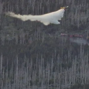 Löschflugzeug im Einsatz