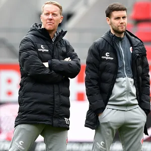 Timo Schultz und Co-Trainer Fabian Hürzeler am Millerntor
