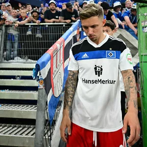 Sonny Kittel dreht der Nordtribüne den Rücken zu.