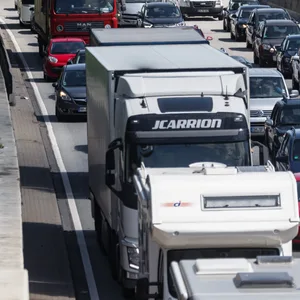 Ab dem 31. Juli beginnen die Bauarbeiten auf der A1 in beiden Richtungen. (Symbolbild)