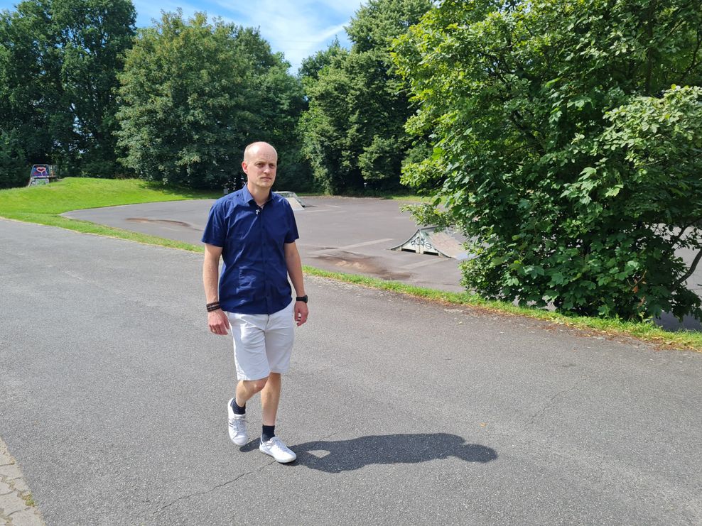 Aufnahme von Sandro Kappe (CDU) im Skatepark.