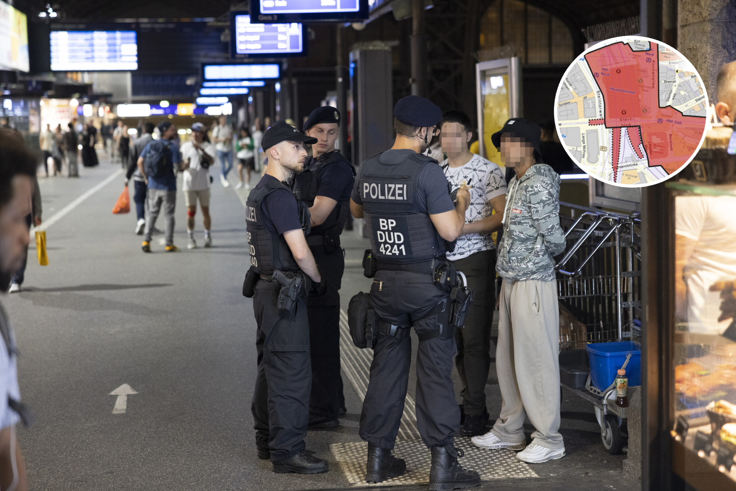 Polizisten kontrollieren Passanten am Hauptbahnhof. Ab Oktober sind Waffen dort generell verboten.