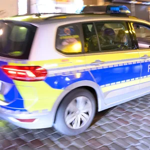 Raubüberfall auf Spielhalle in Osdorf – Polizei bittet um Mithilfe bei der Fahndung nach dem Täter