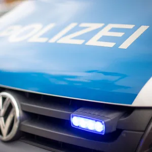 Die Polizei fahndet nach einer vermissten 13-Jährigen. (Symbolbild)