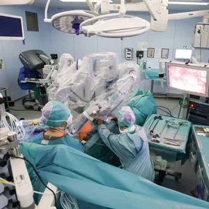 Kassenärzte-Chef Andreas Gassen fordert eine Reduzierung der Operationen in Kliniken. (Symbolbild)