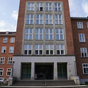 Der Eingang des Landgerichts Kiel.