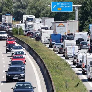 Stau auf der A1