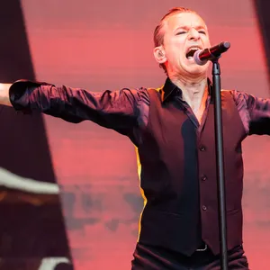 Depeche-Mode-Frontmann Dave Gahen beim Konzert in Berlin.