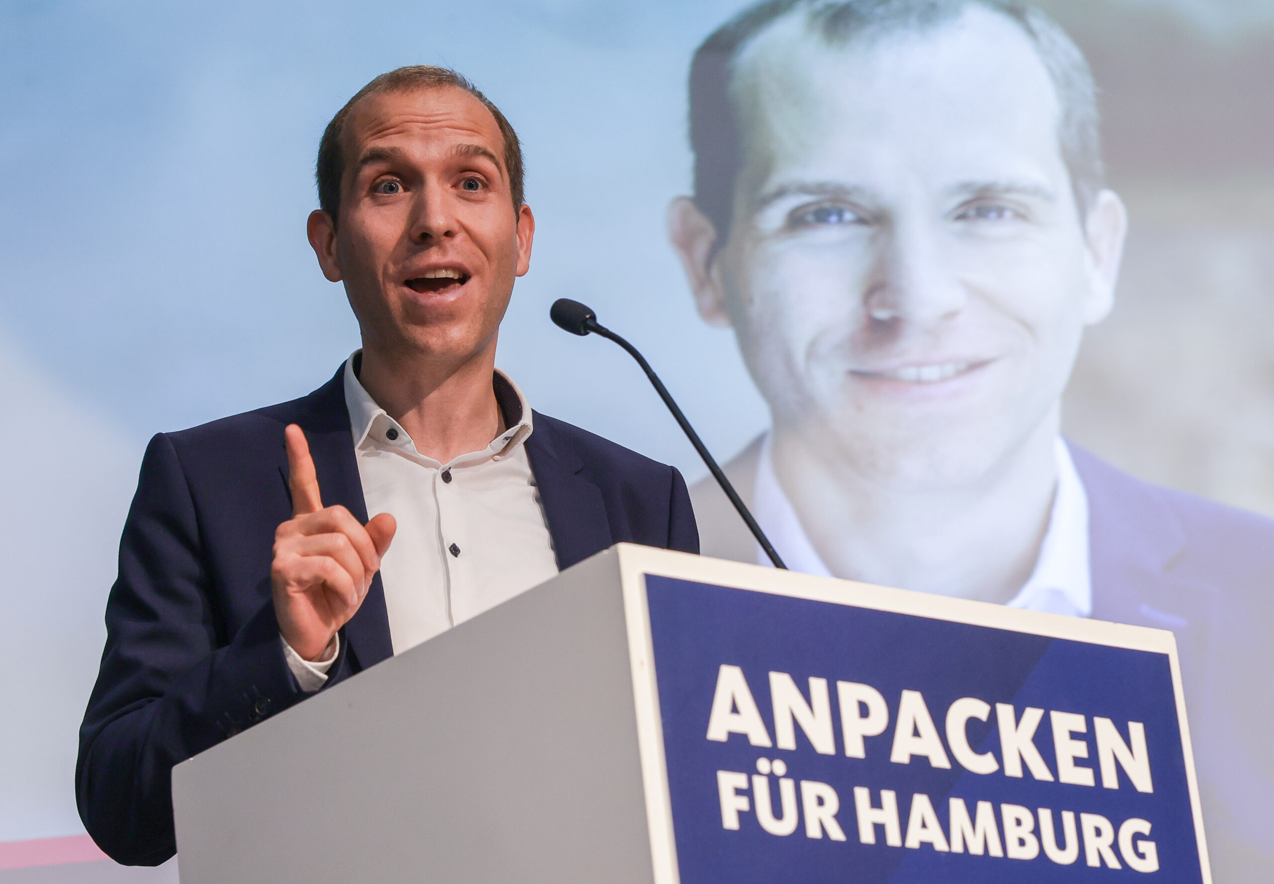 Dennis Thering, Fraktionsvorsitzender der CDU in der Hamburgischen Bürgerschaft und Landesvorsitzender seiner Partei in Hamburg, spricht bei einem Landesparteitag der CDU Hamburg.