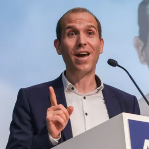 Dennis Thering, Fraktionsvorsitzender der CDU in der Hamburgischen Bürgerschaft und Landesvorsitzender seiner Partei in Hamburg, spricht bei einem Landesparteitag der CDU Hamburg.