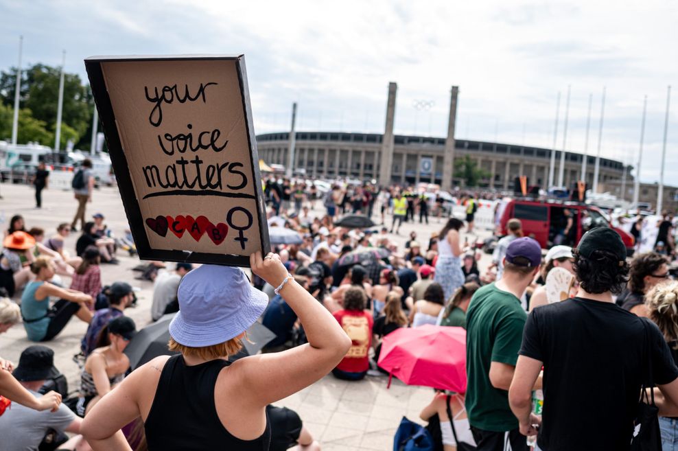 300 Menschen nahmen an der Demonstration teil.