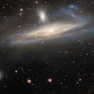 Die Zwerggalaxie „NGC 1531“ und die große Spiralgalaxie „NGC 15322“ kurz vor der Verschmelzung.
