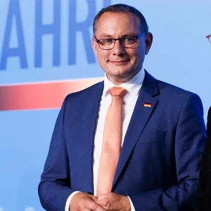 Die AfD-Bundesvorsitzenden Tino Chrupalla und Alice Weidel beim Bundesparteitag in der Magdeburger Messe