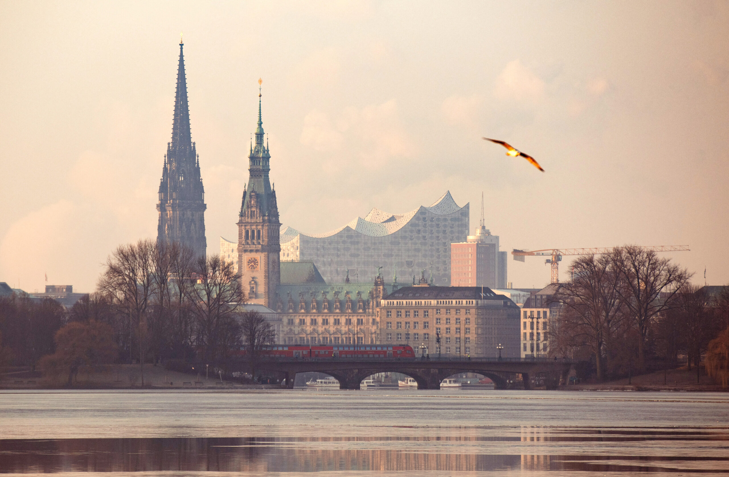 Die Kennedybrücke in Hamburg (Symbolbild)