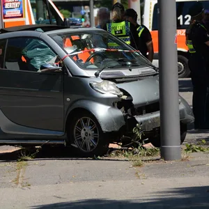 Der demolierte Smart in Billstedt.