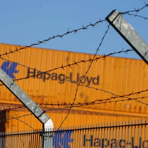 Am Containerterminal Altenwerder sind nach vielfachen Einbrüchen die Sicherheitsvorkehrungen verschärft worden.