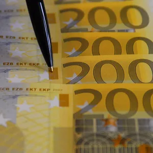 Polizeistoppt Suff-Fahrer und findet jede Menge Blüten