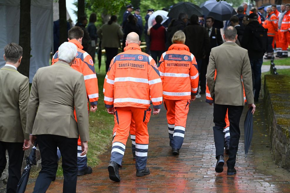 Sanitäter bei Gottesdienst