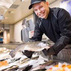 Bei Hagenah an der Schnackenburgallee freut man sich über frischen Fisch – und über einen Rekord.