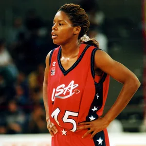 Nikki McCray-Penson im Basketball-Trikot der USA