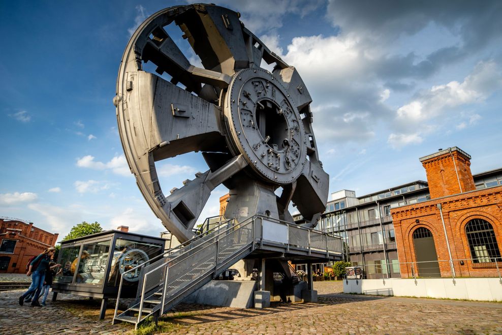 Trude am Museum der Arbeit