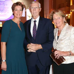 Hamburg Christina Block mit ihren Eltern Eugen und Christa Block, Busche Gala für die Leader der Hotelerie und Gastronomie im Hotel Grand Elysee Hamburg (Archivbild)