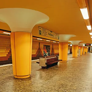 Nach einer schweren Schlägerei an der U-Bahn-Station Meßberg (Archivbild) sucht die Polizei Zeugen.
