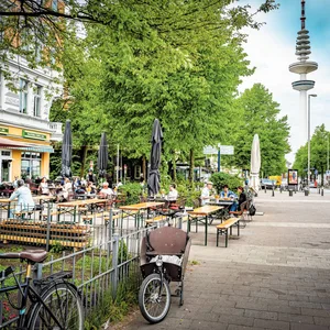 Flaniermeile statt Betonwüste: die Ecke Karolinenstraße/Marktstraße heute