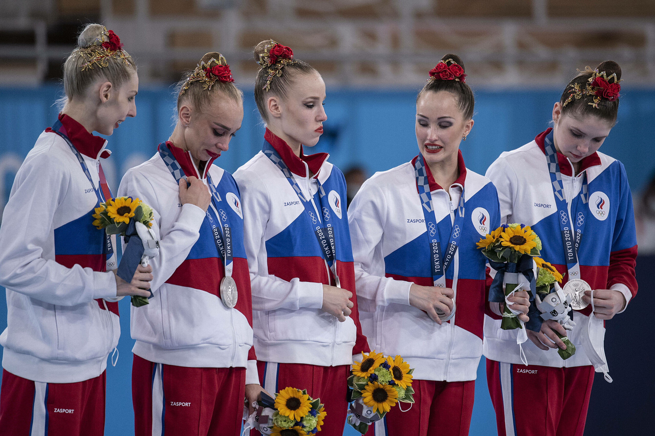 Russische Athletinnen bei der Siegerehrung bei den Olympischen Spielen 2020.