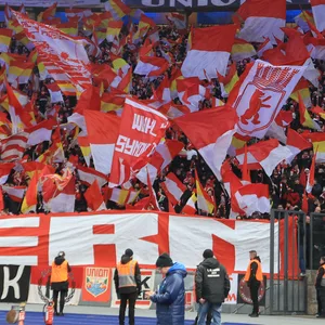 Union-Berlin-Fans im Auswärtsblock des Olympiastadions