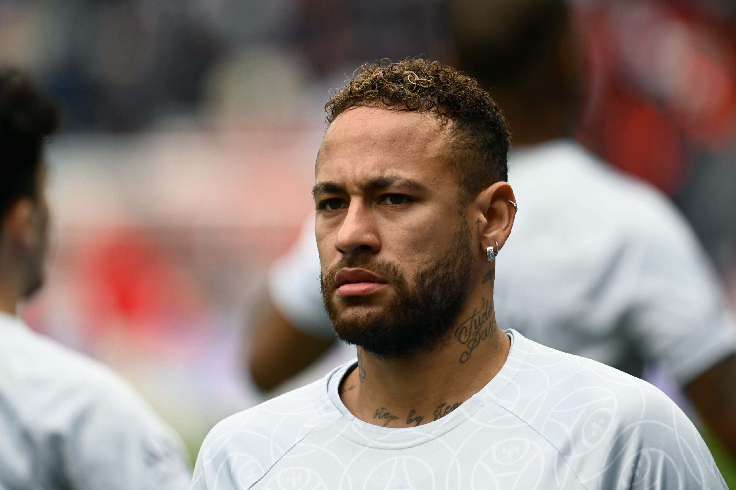 Neymar vor einem Spiel von Paris St. Germain