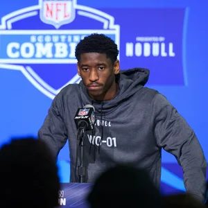 NFL-Spieler Jordan Addison von den Minnesota Vikings bei einer Pressekonferenz