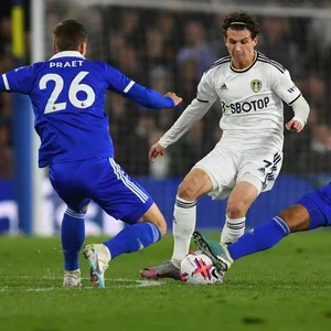 Brenden Aaronson von Leeds United im Spiel gegen Leicester City