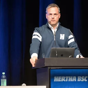 Hertha-BSC-Präsident Kay Bernstein bei der Mitgliederversammlung