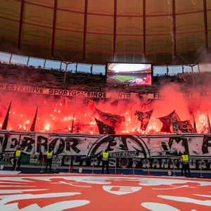 Frankfurter Pyro-Show im DFB-Pokalfinale.