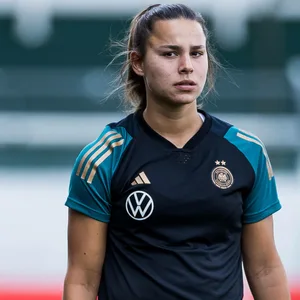 Nationalspielerin Lena Oberdorf hat gelernt, „dass man nicht zu viel von sich selbst erwartet“