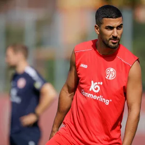Aymen Barkok beim Training von Mainz 05
