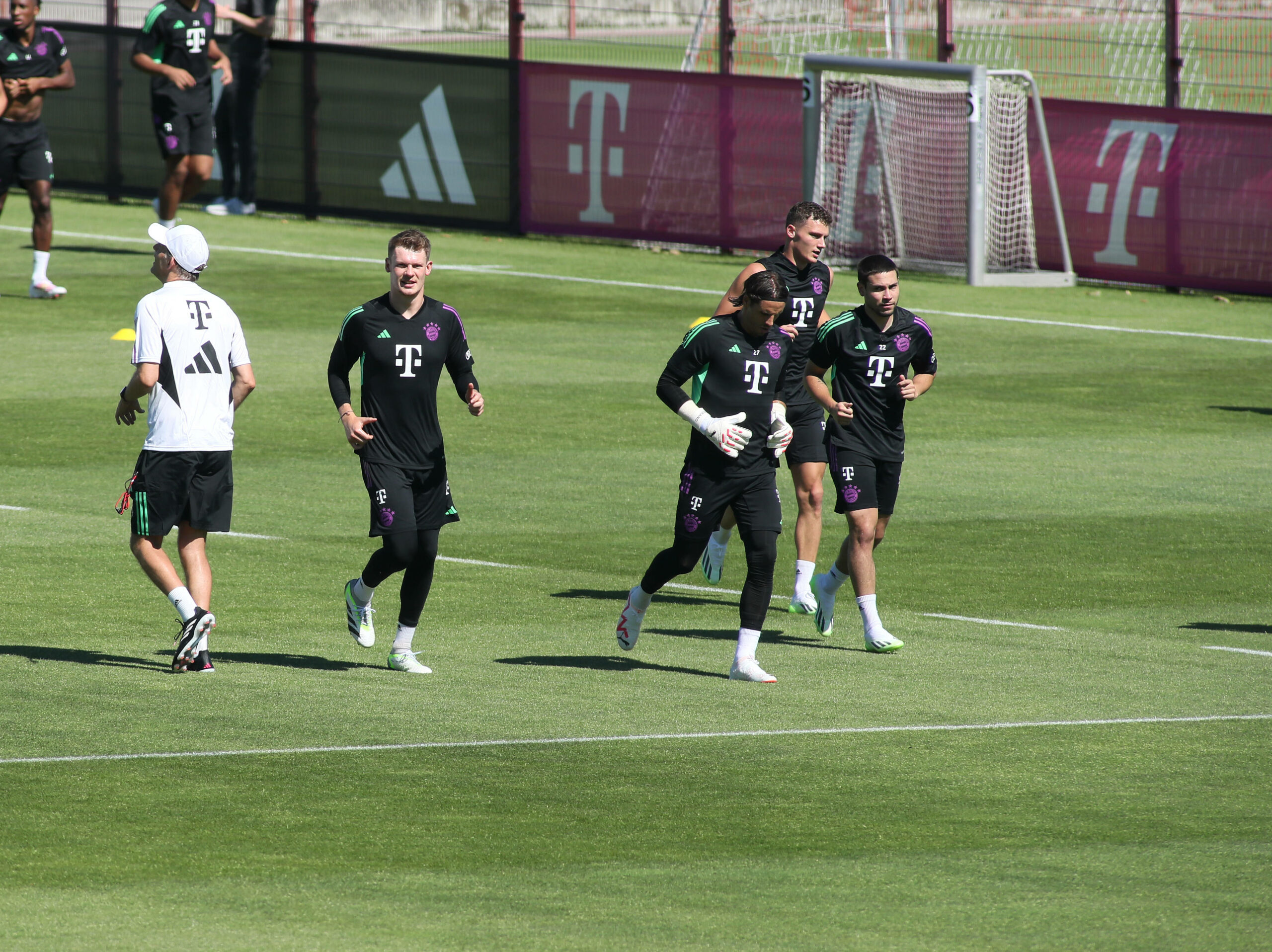 Alexander Nübel beim Training des FC Bayern an der Säbener Straße