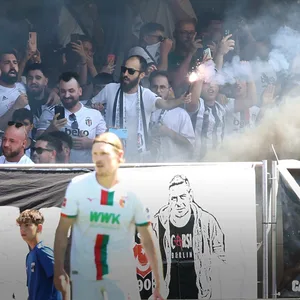 Anhänger von Besiktas Istanbul zünden im Testspiel gegen den FC Augsburg Pyrotechnik