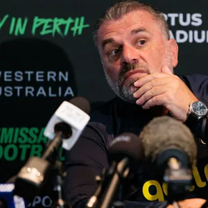 Tottenhams Ange Postecoglou musste sich auf einer Pressekonferenz zahlreichen Fragen zu Harry Kane stellen.