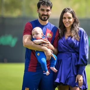 Ilkay Gündogan mit seiner Frau Sara und Sohn Kais