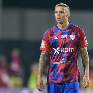Sonny Kittel geht auf dem Feld während der Champions-League-Qualifikation
