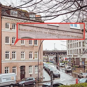 Am 172 Jahre alten Haus Eichholz 43 prangt eine geheimnisvolle Inschrift.