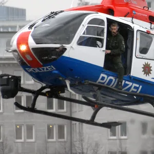 Nach Unfall auf B5 in Billstedt – Polizeihubschrauber fandet nach Flüchtigen