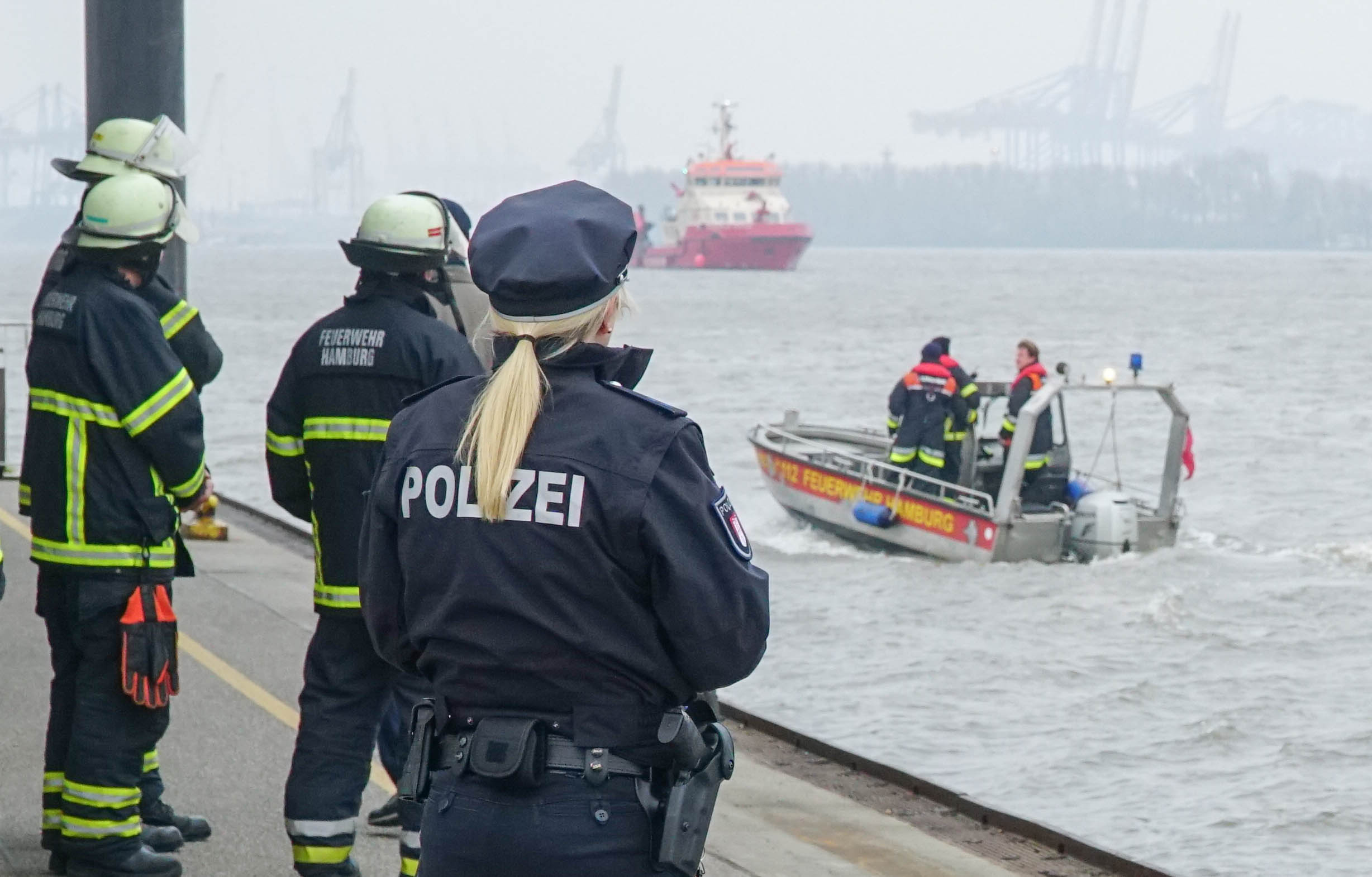 Seit fünf Tagen vermisst – Feuerwehr birgt Teenager tot aus Elbe