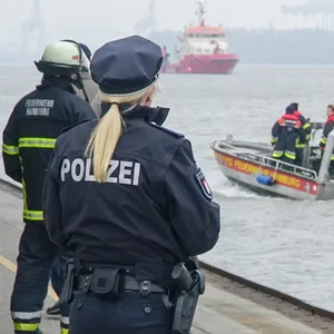 Seit fünf Tagen vermisst – Feuerwehr birgt Teenager tot aus Elbe