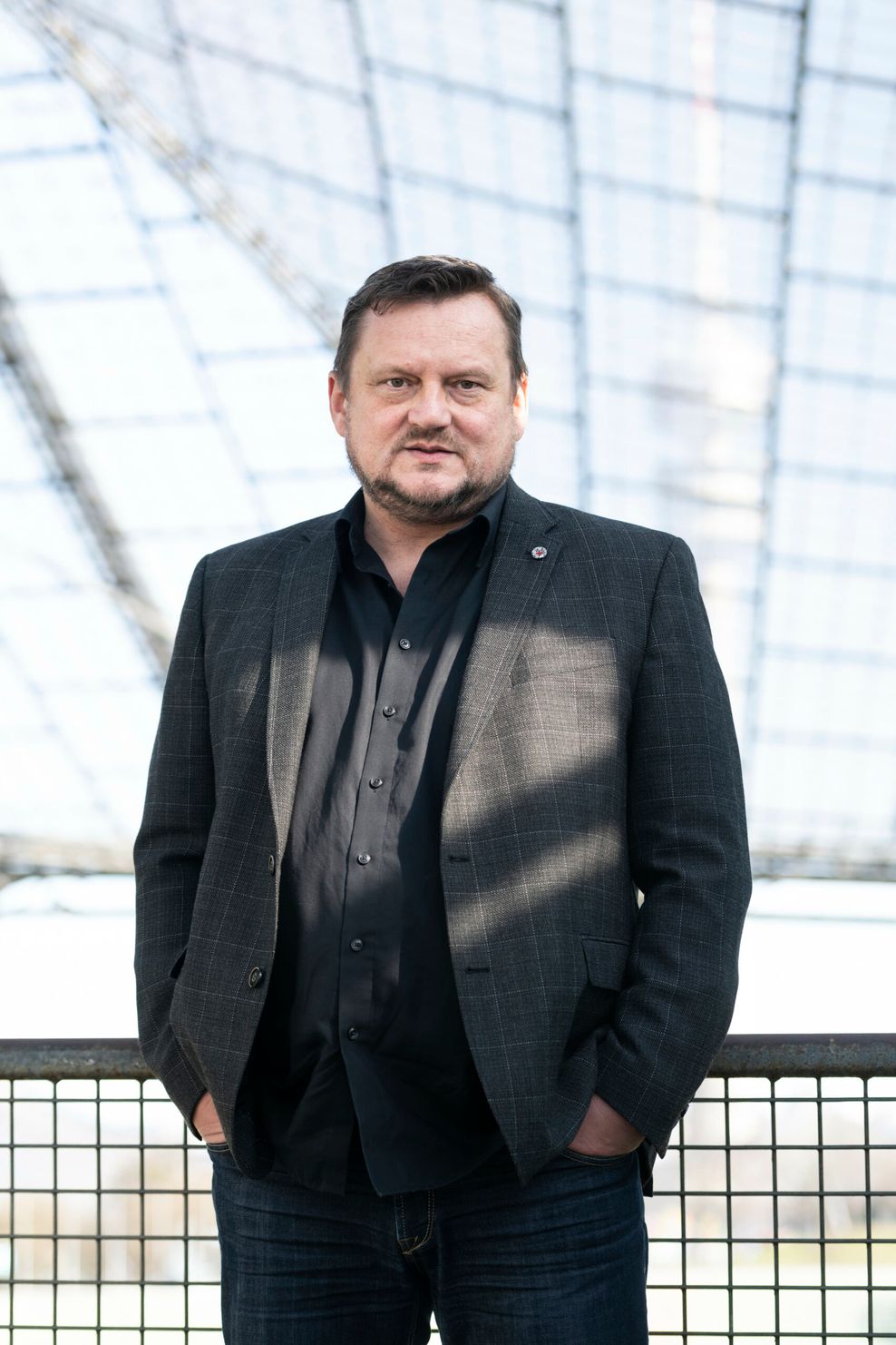 Uwe Ritzer ist Wirtschaftskorrespondent bei der Süddeutschen Zeitung und wurde mehrfach für seine investigativen Berichterstattungen ausgezeichnet.