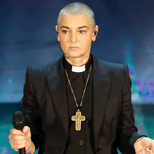 Sinéad O'Connor 2014 bei einem Auftritt in Italien.