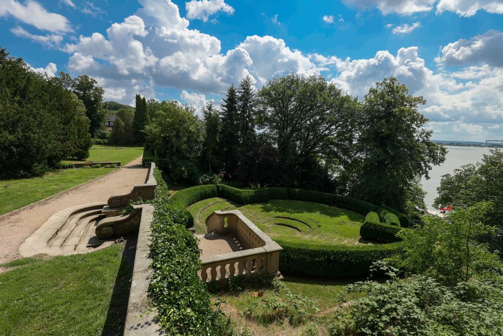 Italien-Flair in Blankenese: Der Römische Garten am Hohen Elbufer.